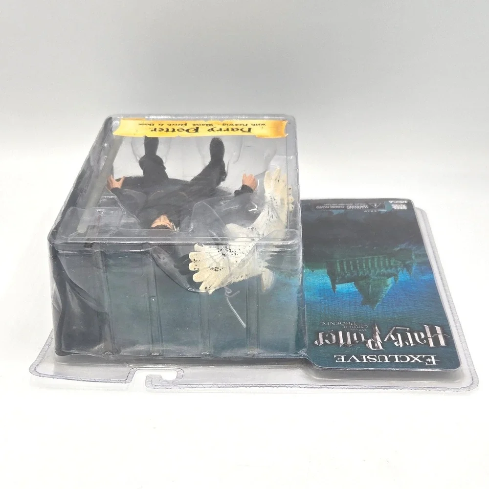 Harry Potter‎ Order of Phoenix NECA Action Figure w Hedwig Exclusive